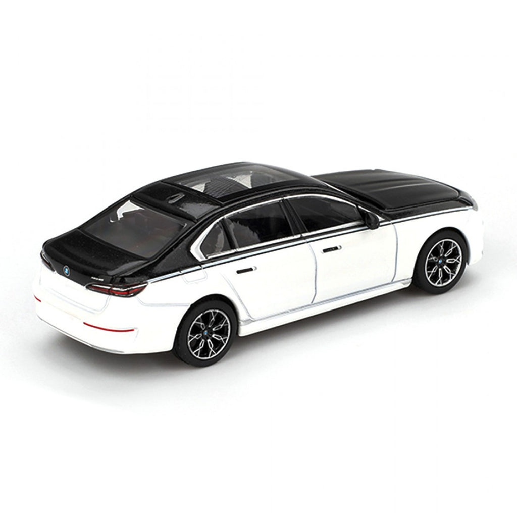 Mini GT 1:64 BMW i7 xDrive60 – Blanco Alpino / Zafiro Negro 1/64 Blister