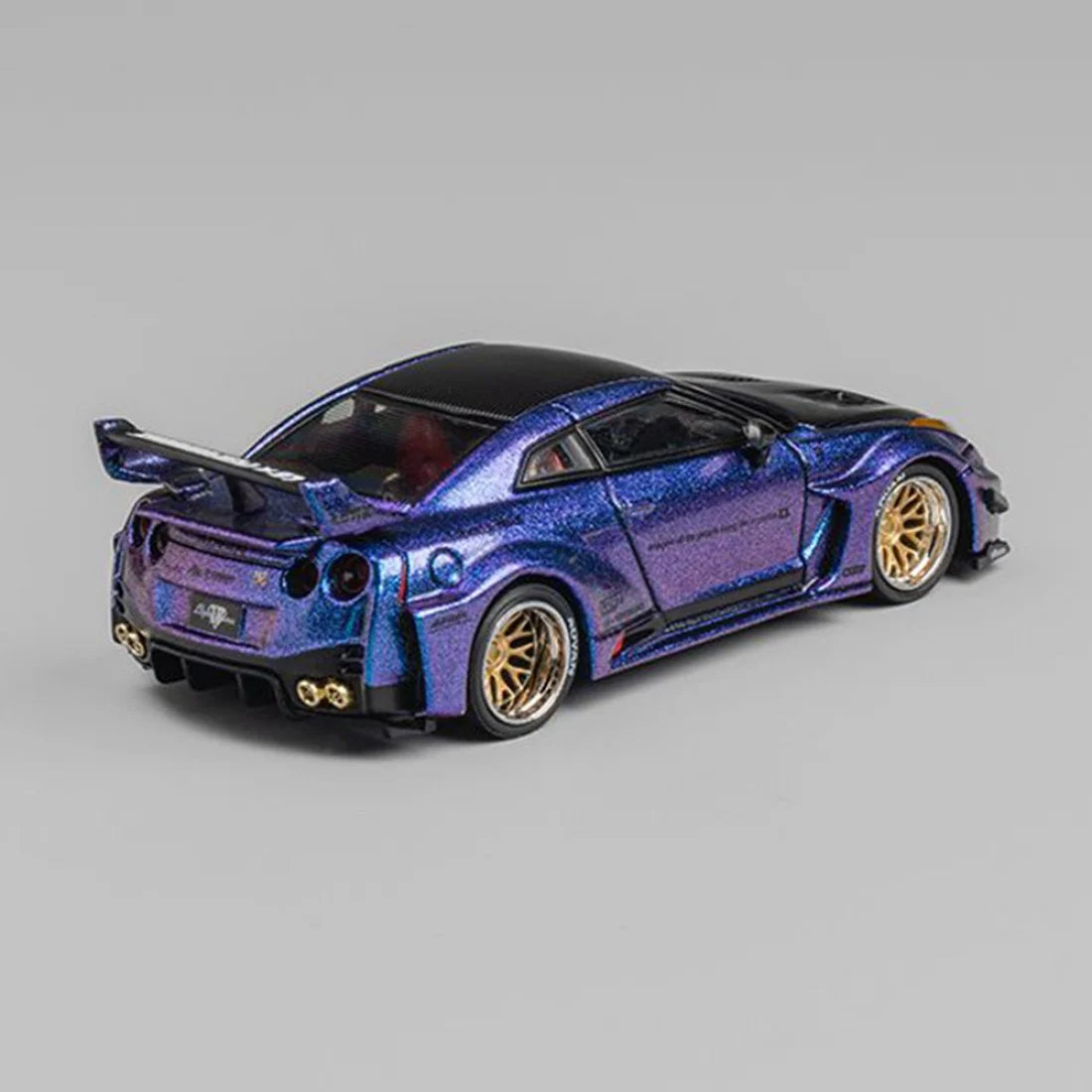 CM Model 1/64 Nissan LBWK 35GT-RR chameleon with Carbon Diecast Scale Model Car