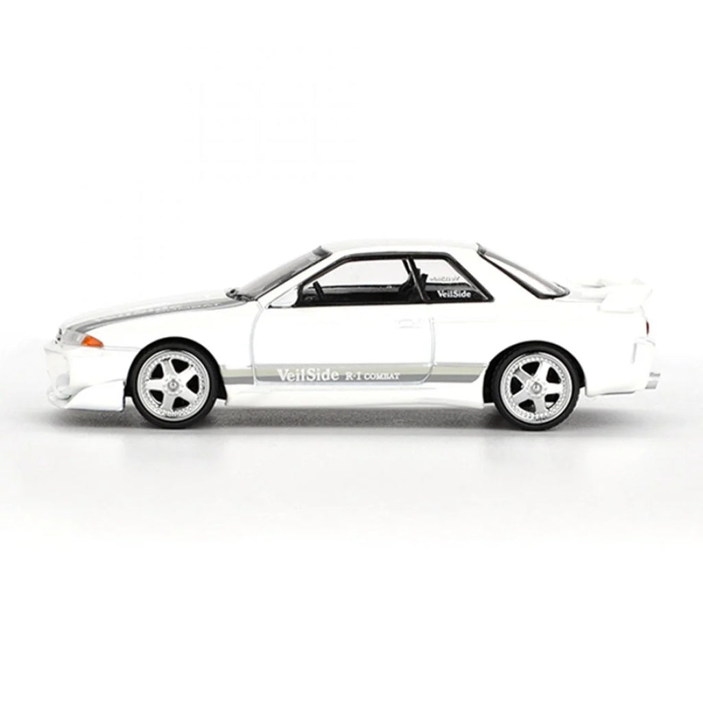 Mini GT 1/64 Nissan Skyline GT-R R32 VeilSide Combat CI Blanco