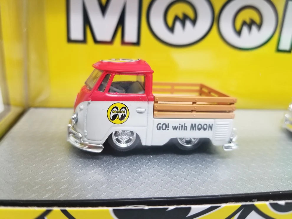 M2 Machines 1:64 1960 Volkswagen Single Cab Truck, Single Cab w/ Canvas Mooneyes