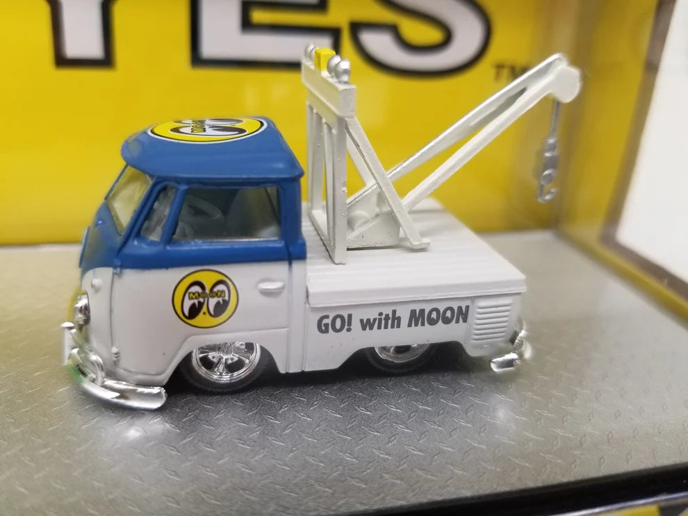 M2 Machines 1:64 1960 Volkswagen Single Cab Truck, Single Cab w/ Canvas Mooneyes