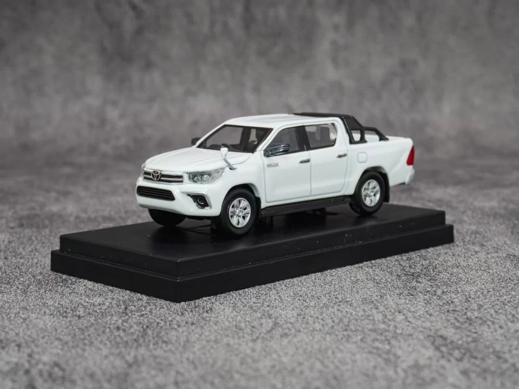 EBBRO Model 1:64 Toyota Hilux - White