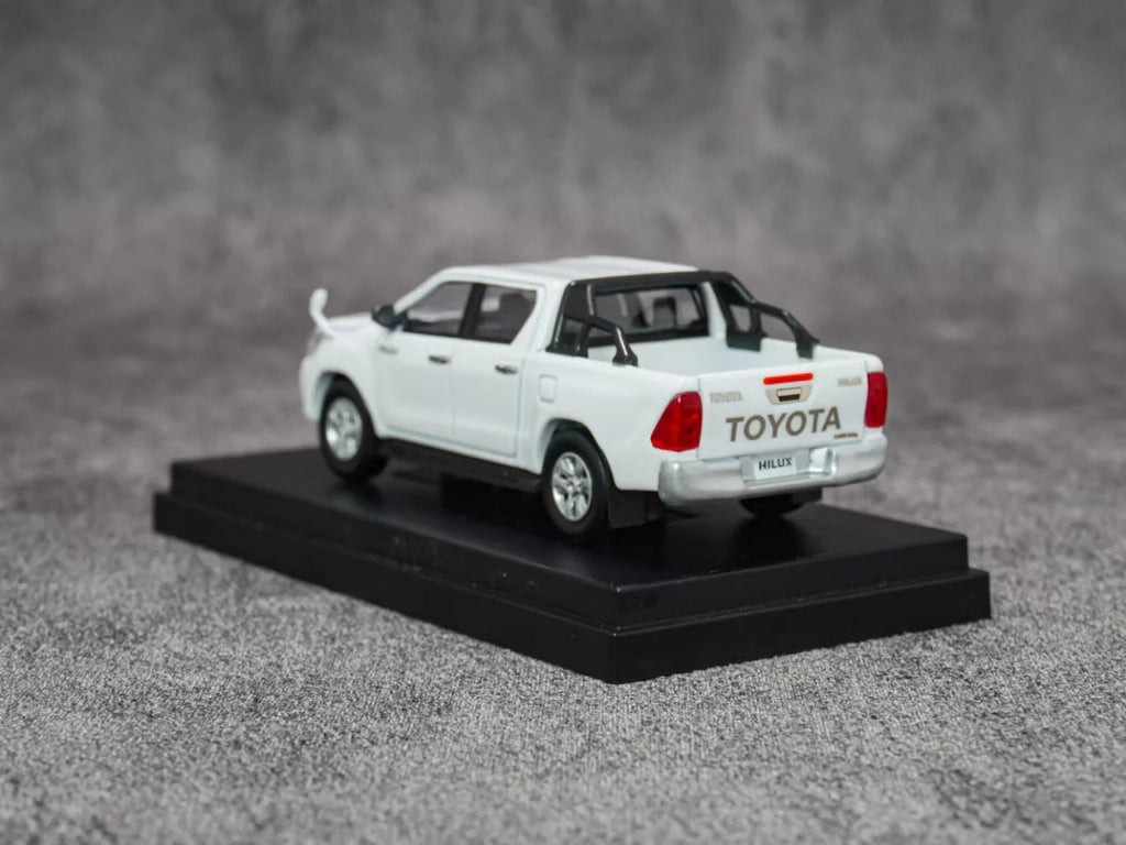 EBBRO Model 1:64 Toyota Hilux - White