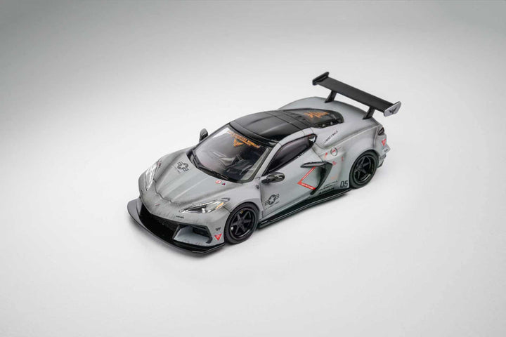 FINE MODEL 1/64 LB CORVETTE C8 GRIS