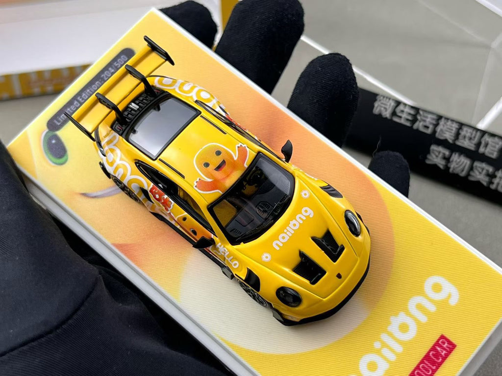 COOL CAR Porsche 992 GT3 RS MILK DRAGON , FIGURA Y CONTENEDOR