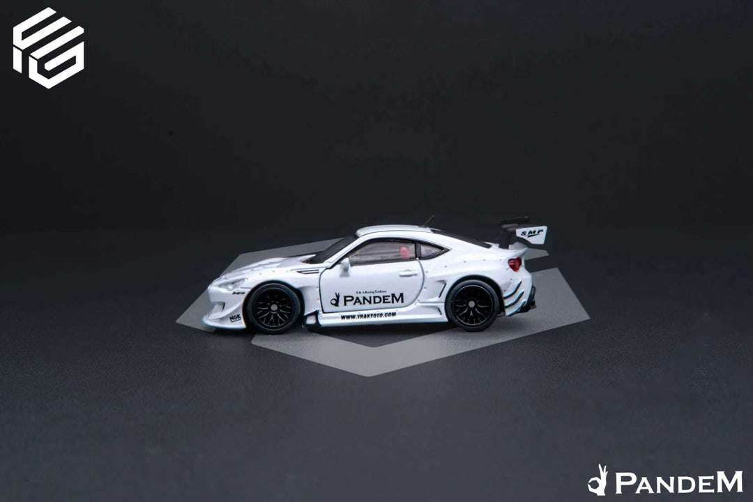 FG MODEL 1/64 SUBARU BRZ PANDEM BLANCO