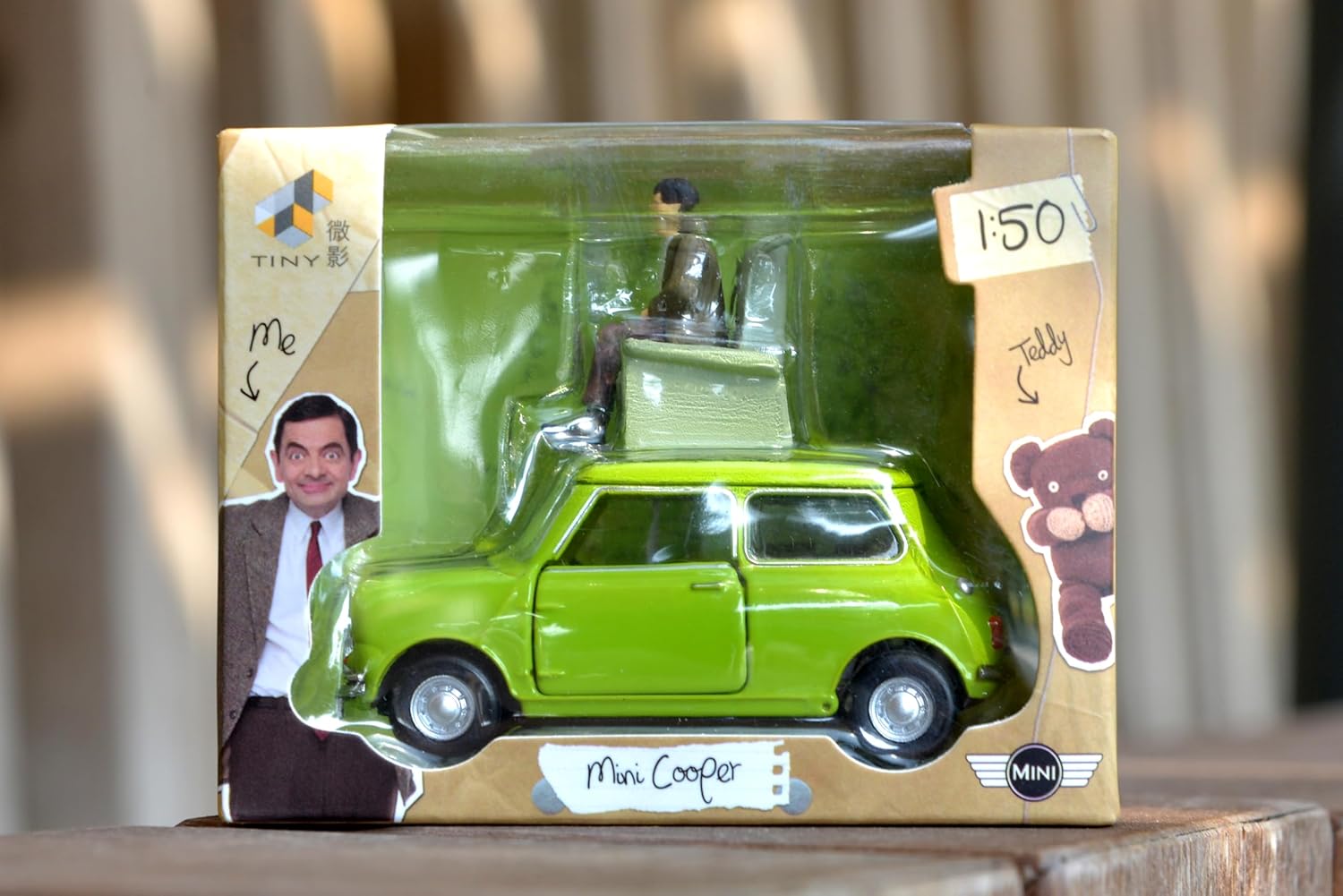 TINY CITY 1/50 Mr. Bean Mini Set with Sofa Diecast Mini Car