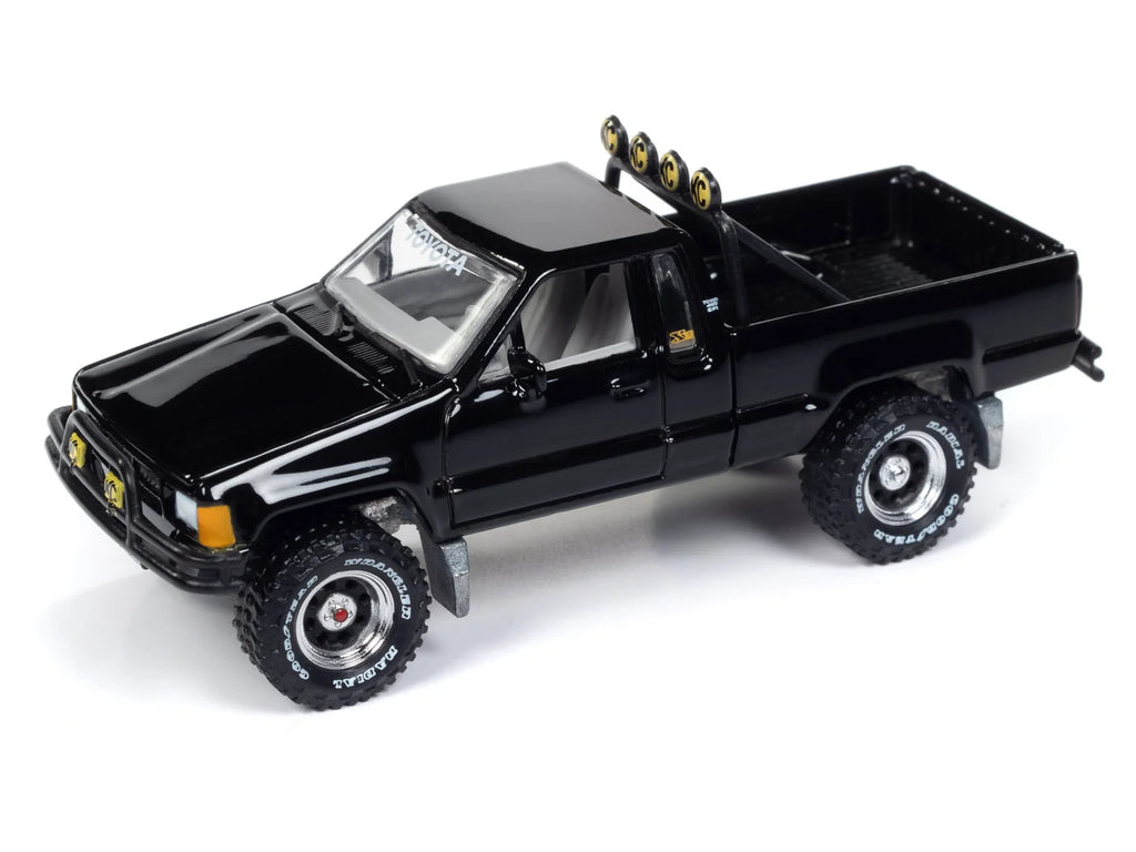 JOHNNY LIGHTNING 1/64 1985 TOYOTA SR5 PICKUP