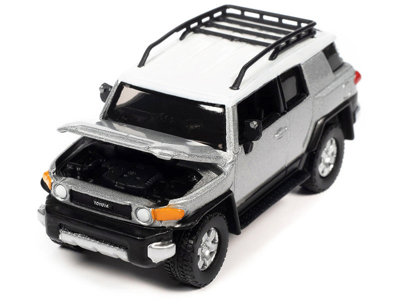 JOHNNY LIGHTNING 1/64 FJ CRUISER