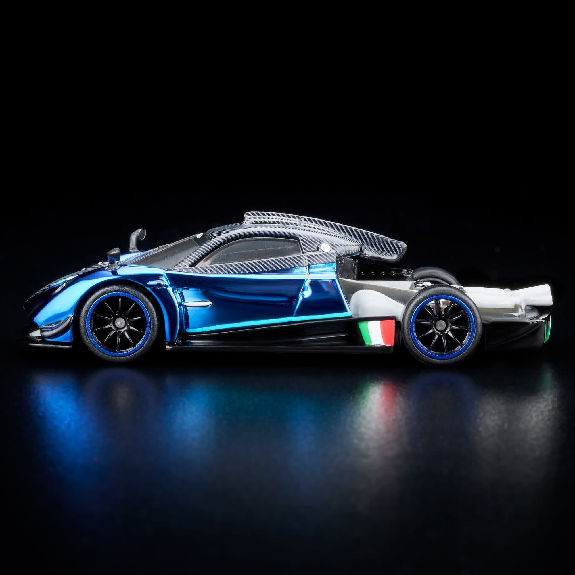 RLC Exclusive 2021 Pagani Huayra R AZUL