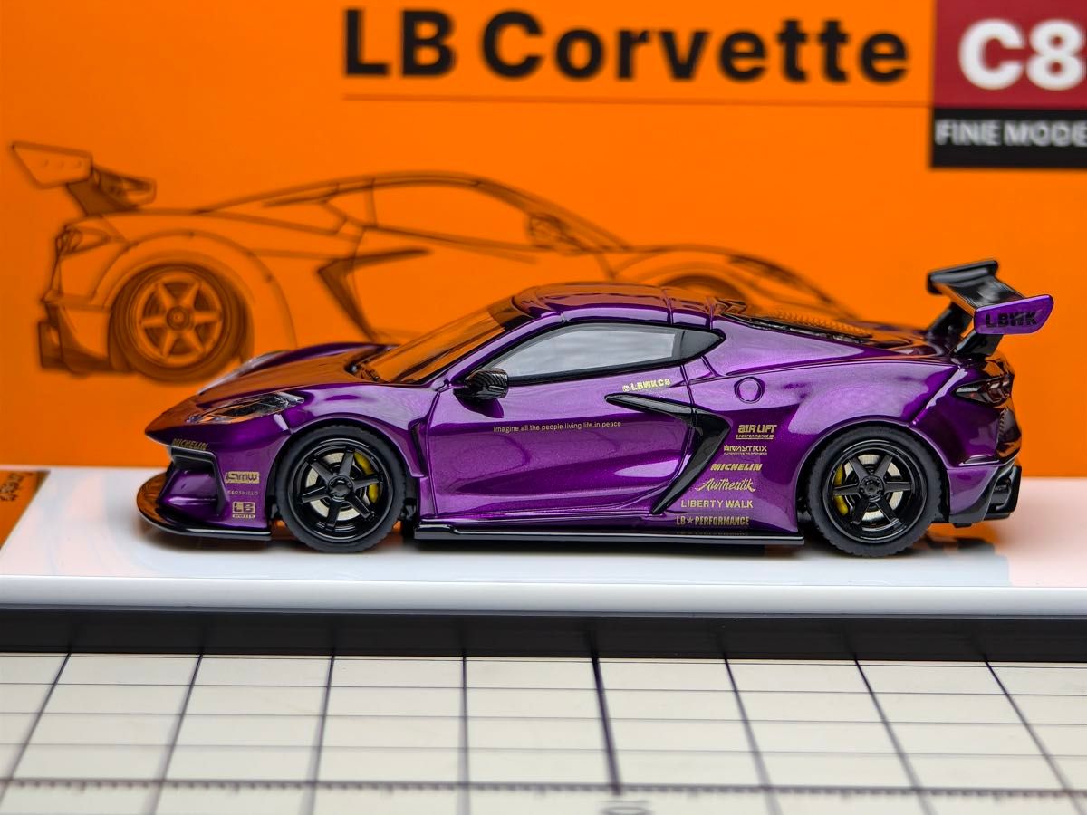 FINE MODEL 1/64 LB CORVETTE C8 METALLIC PURPLE