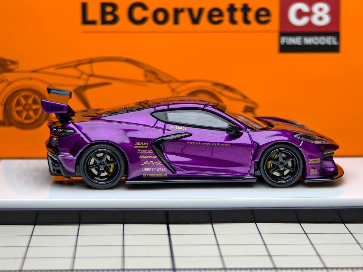 FINE MODEL 1/64 LB CORVETTE C8 METALLIC PURPLE