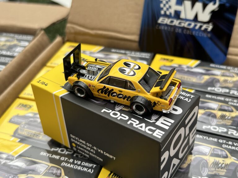 POPRACE 1/64 SKYLINE GT-R V8 DRIFT (HAKOSUKA) MOONEYES TMCS SINGAPORE SPECIAL EDITION