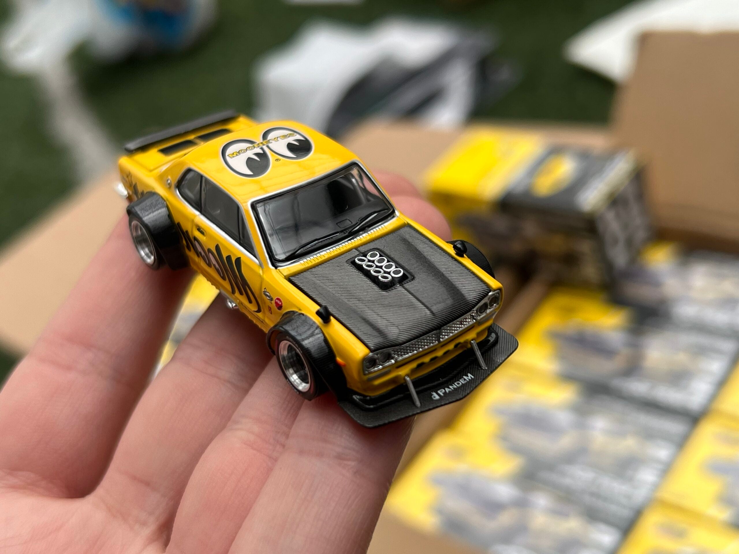 POPRACE 1/64 SKYLINE GT-R V8 DRIFT (HAKOSUKA) MOONEYES TMCS SINGAPORE SPECIAL EDITION