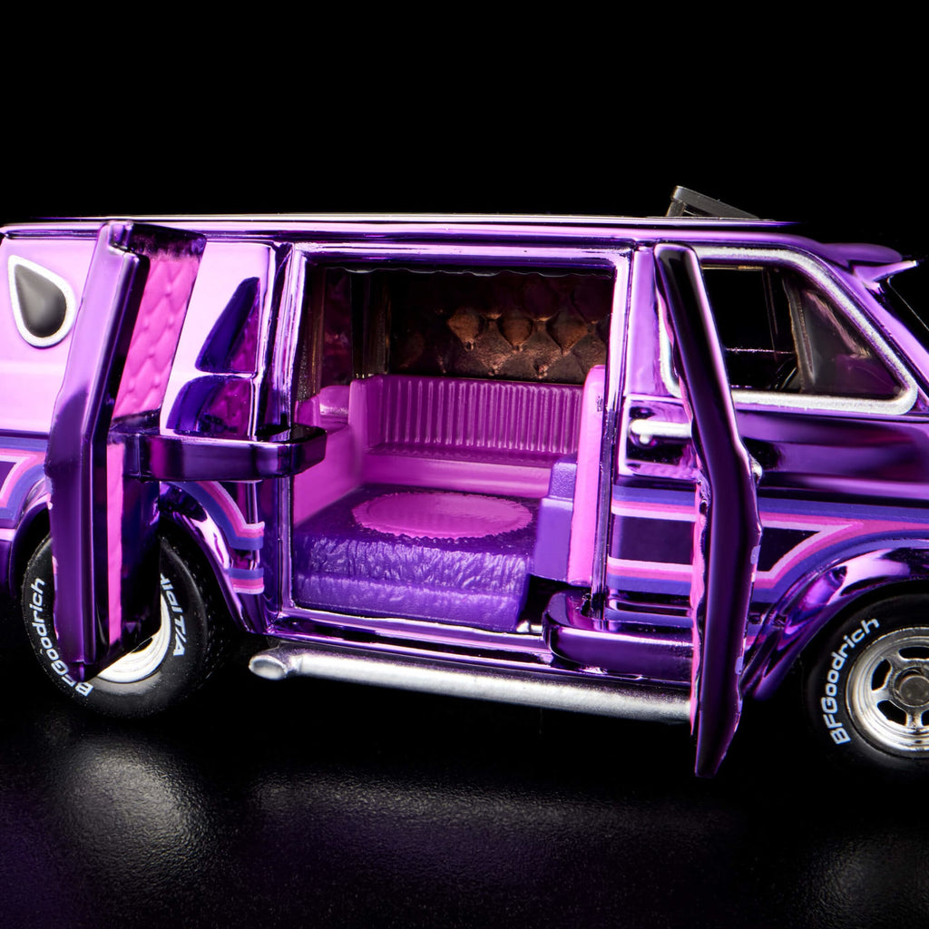 RLC Exclusive ‘70s Dodge Tradesman Van Collectible Diecast