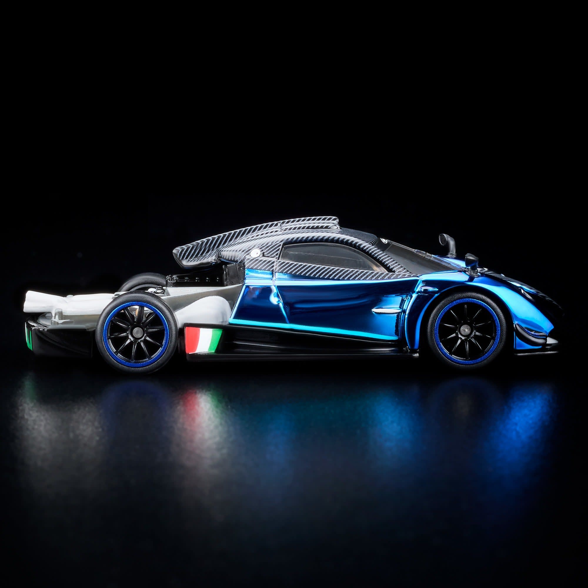 RLC Exclusive 2021 Pagani Huayra R AZUL
