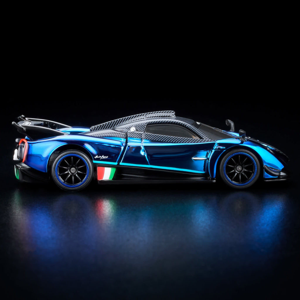 RLC Exclusive 2021 Pagani Huayra R AZUL