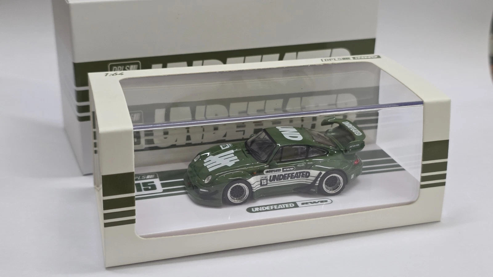 INNO64 Porsche 964 RWB Undefeated GREEN IDE 2025
