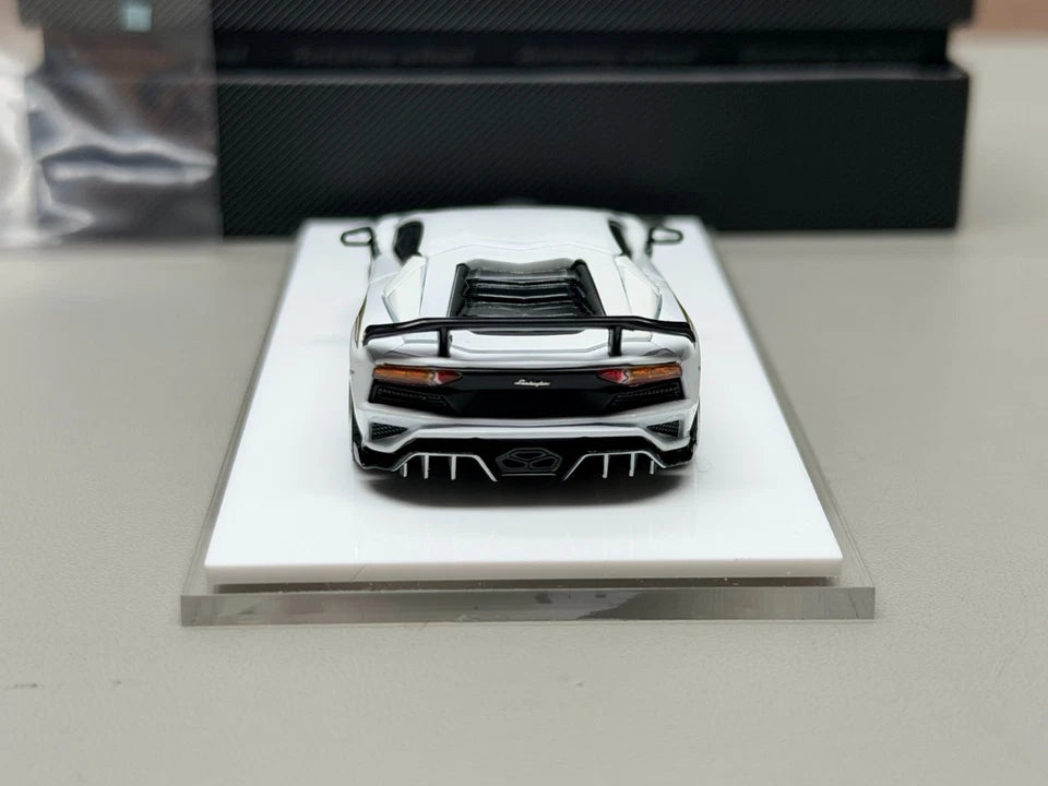 ROTATING WHEEL 1/64 LAMBORGHINI AVENTADOR ROWEN BLANCO