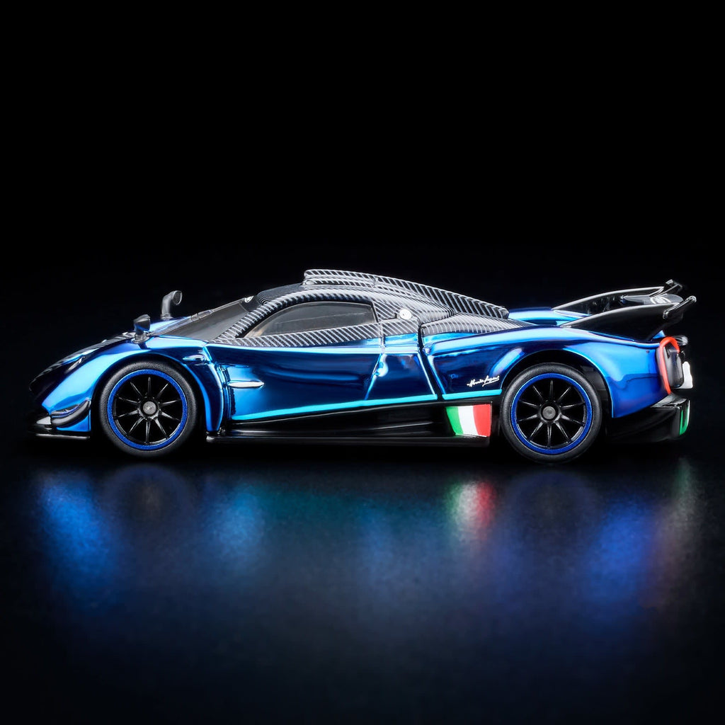 RLC Exclusive 2021 Pagani Huayra R AZUL
