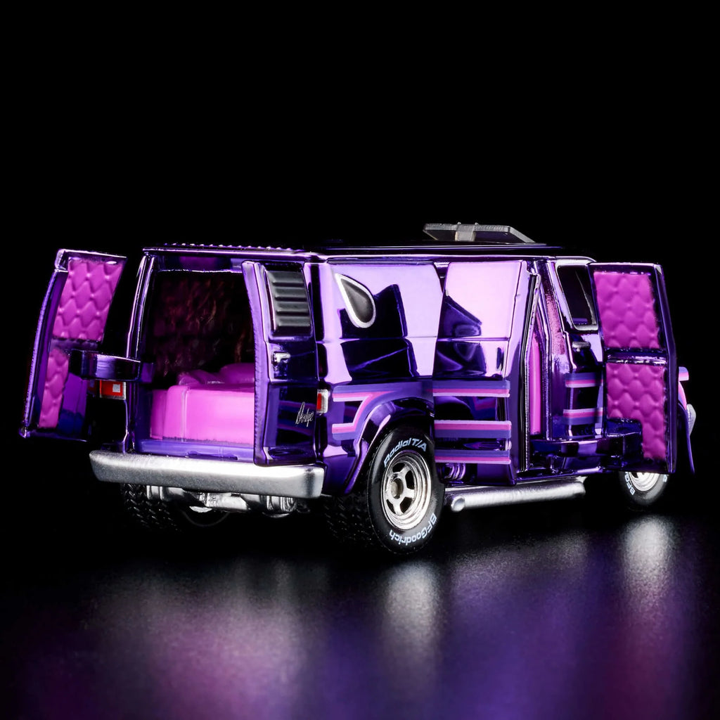 RLC Exclusive ‘70s Dodge Tradesman Van Collectible Diecast