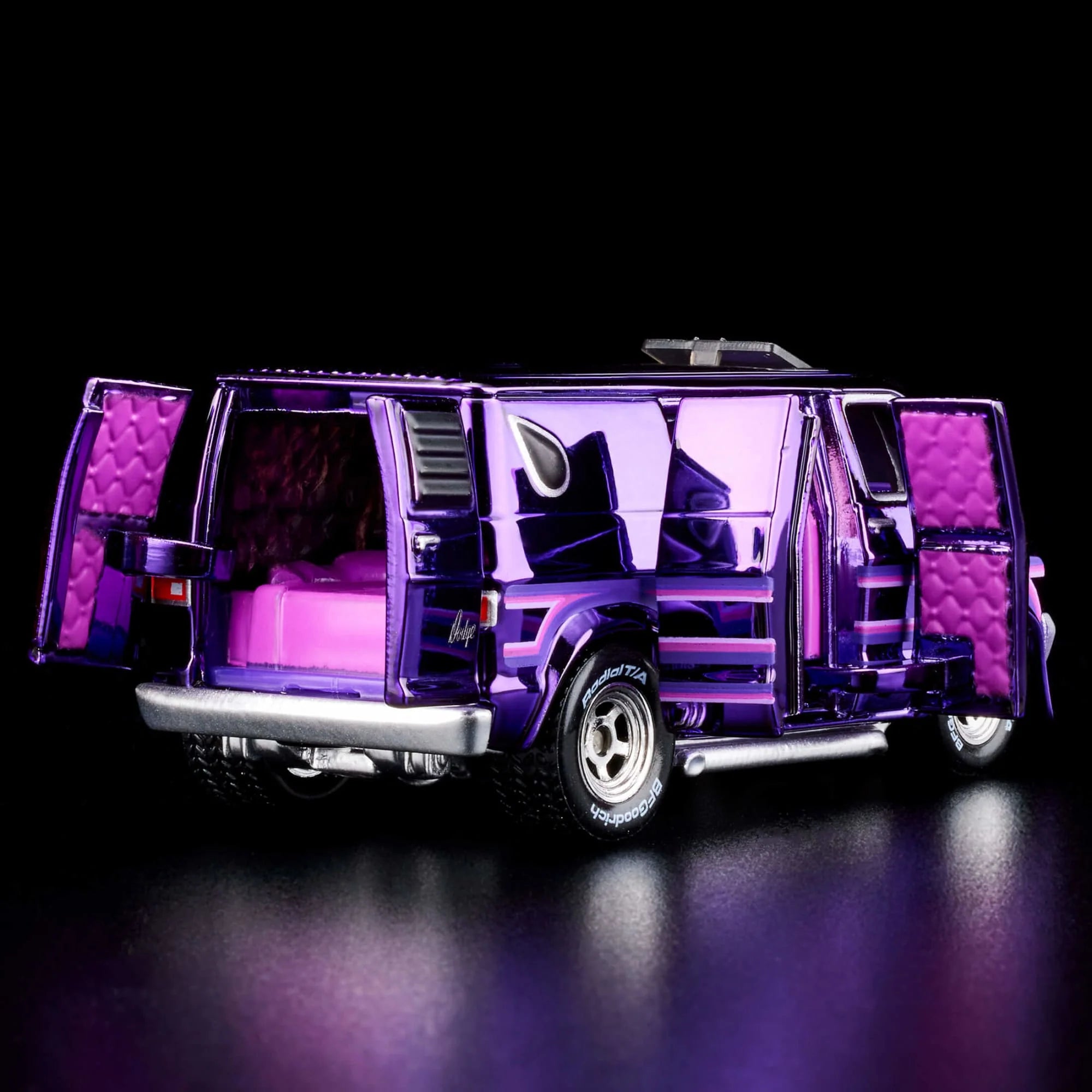 RLC Exclusive ‘70s Dodge Tradesman Van Collectible Diecast